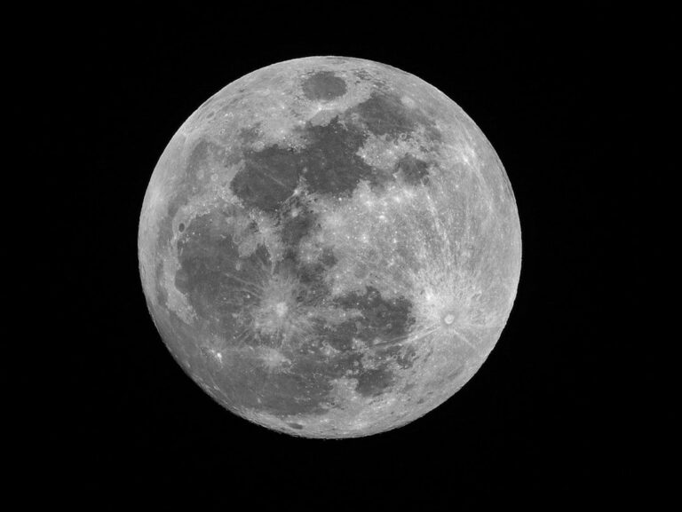 Strawberry Moon Over UK: Stunning Photos, but Something’s Off