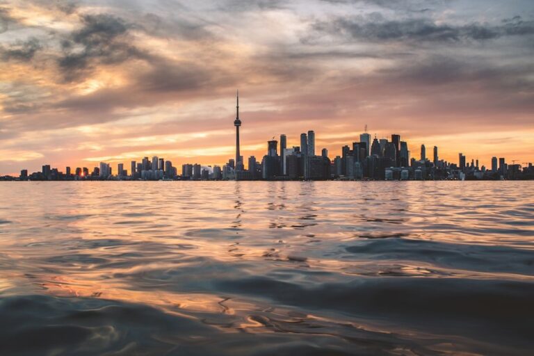 Toronto’s 36°C Felt Like 45: Dew Point Hits 25°C in Steamy Blast