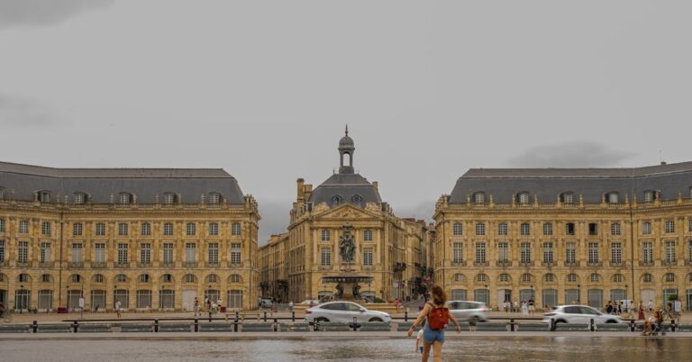 Bordeaux Wildfires: Evacuees Caught Between Dread and Hope